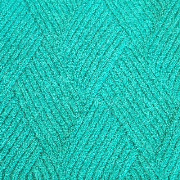 NWT Talbots Kelly Green Cashmere Scarf - Picture 4 of 6